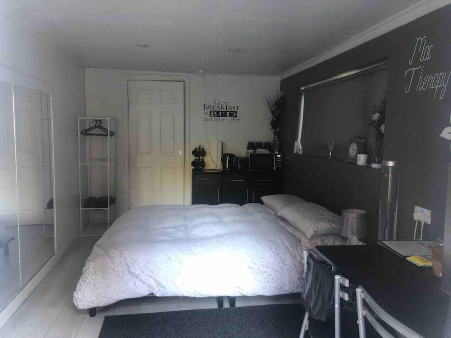 Belfast Private Room, En-Suite & Own Access Екстер'єр фото