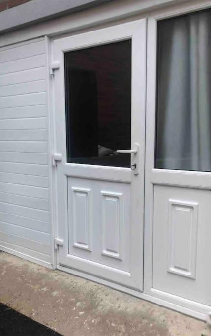 Belfast Private Room, En-Suite & Own Access Екстер'єр фото